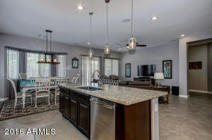 2521 E Tomahawk Ct, Gilbert, AZ 85298 photo 9