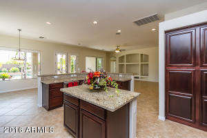7053 S Trophy Ln, Gilbert, AZ 85298 photo 4