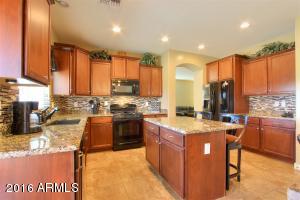 2881 Eleana Ln, Gilbert, AZ 85298 photo 9