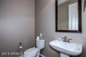 932 S Osborn Ln, Gilbert, AZ 85296 photo 14