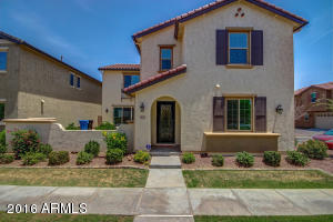 932 S Osborn Ln, Gilbert, AZ 85296 photo 2