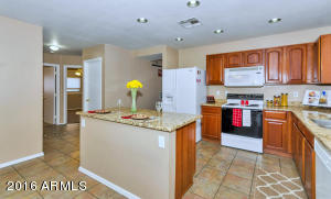 8562 E Desert Ln, Mesa, AZ 85209 photo 7