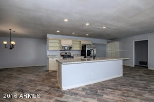 905 E Watson Dr, Tempe, AZ 85283 photo 4