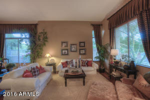 3952 E Nocona Ln, Phoenix, AZ 85050 photo 4