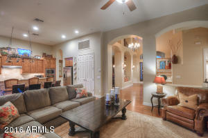 3952 E Nocona Ln, Phoenix, AZ 85050 photo 9