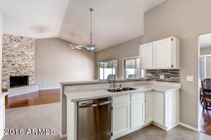 4032 E Rosemonte Dr, Phoenix, AZ 85050 photo 9