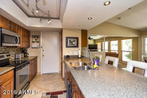 5137 E Toniko Dr, Phoenix, AZ 85044 photo 2