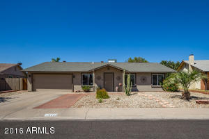 5137 E Toniko Dr, Phoenix, AZ 85044 photo 1
