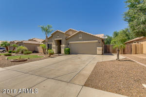674 E Iris Dr, Gilbert, AZ 85296 photo 2