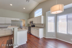 674 E Iris Dr, Gilbert, AZ 85296 photo 12