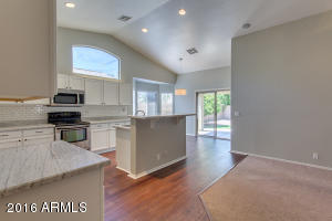 674 E Iris Dr, Gilbert, AZ 85296 photo 9