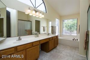 614 E Hearne Way, Gilbert, AZ 85234 photo 17