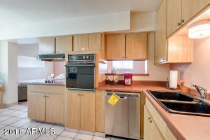 2237 E Sells Dr, Phoenix, AZ 85016 photo 6