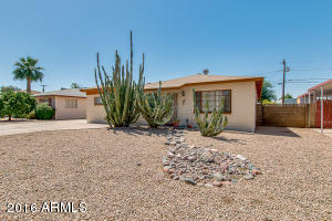 2237 E Sells Dr, Phoenix, AZ 85016 photo 2
