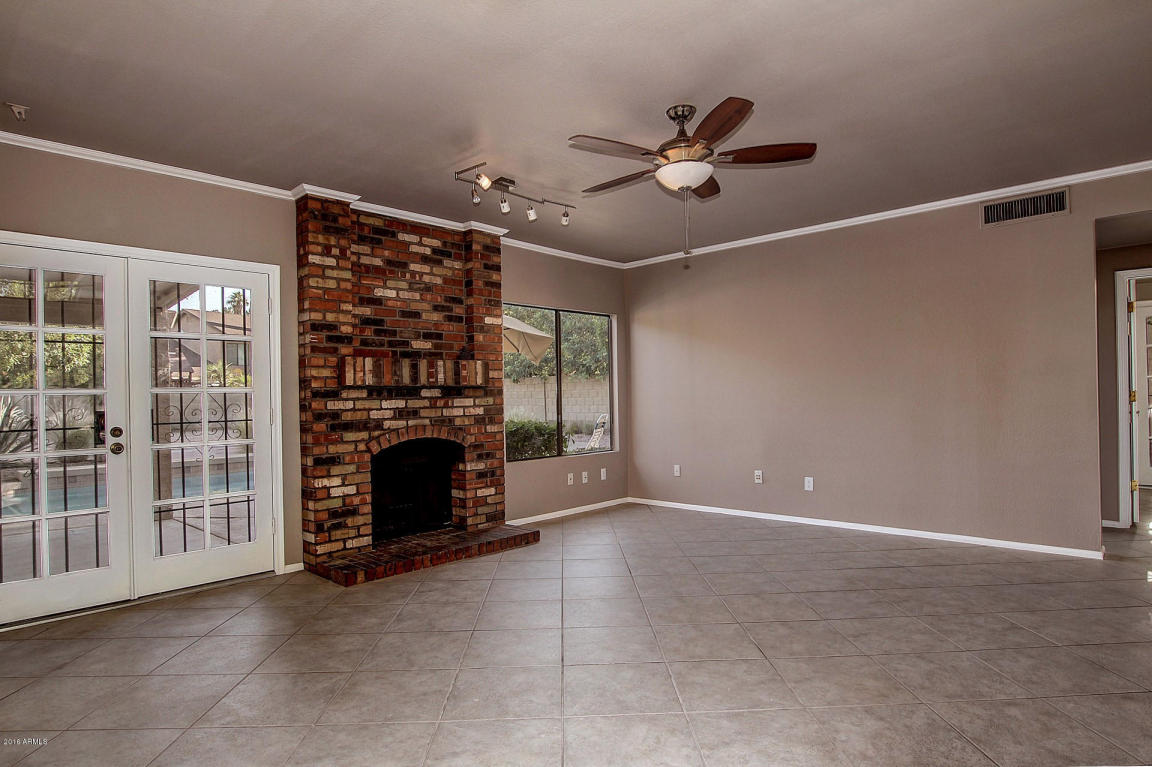 1905 E Caroline Ln, Tempe, AZ 85284 photo 9