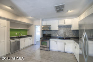 3821 N 33rd Pl, Phoenix, AZ 85018 photo 5