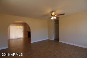 416 E Desert Dr, Phoenix, AZ 85042 photo 5