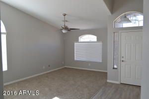 2195 E Temple Ct, Gilbert, AZ 85296 photo 2