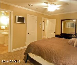 302 E Rovey Ave, Phoenix, AZ 85012 photo 16