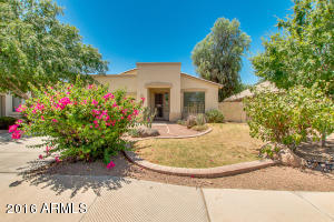 3263 E Canyon Creek Dr, Gilbert, AZ 85295 photo 1