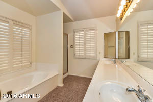 38 E Caroline Ln, Tempe, AZ 85284 photo 6