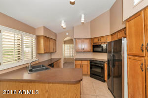 38 E Caroline Ln, Tempe, AZ 85284 photo 4