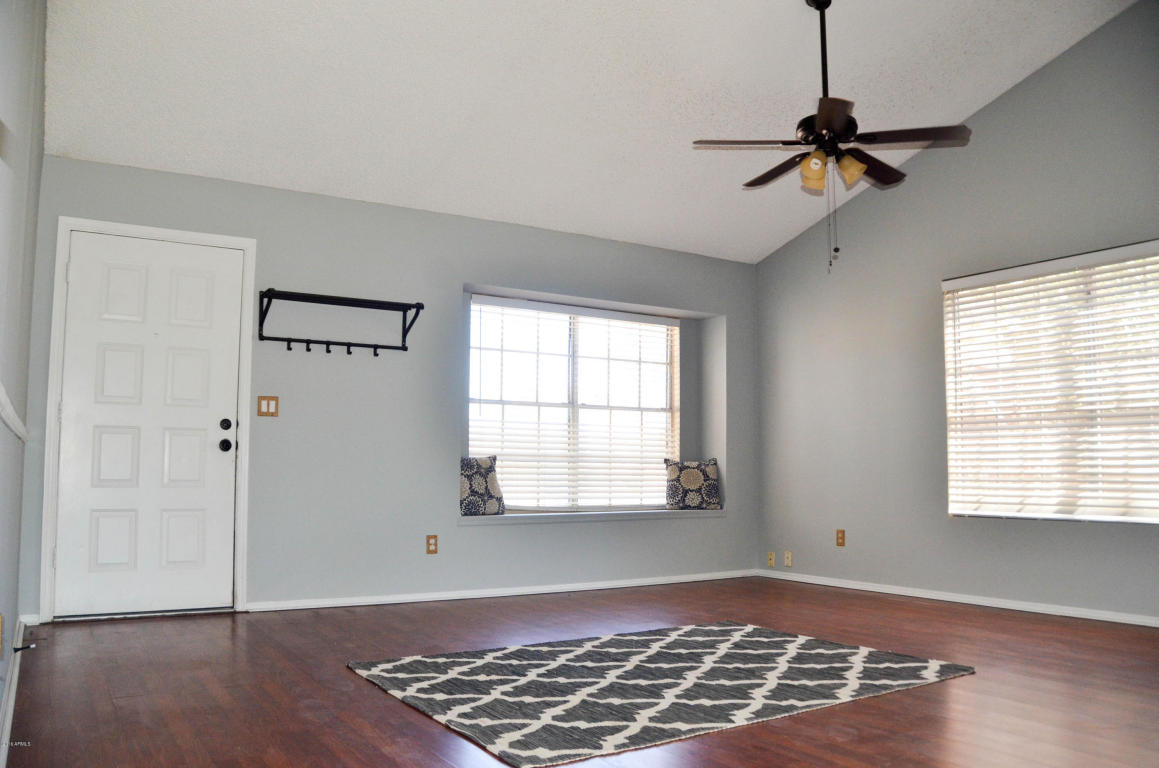 1009 E Wickieup Ln, Phoenix, AZ 85024 photo 3
