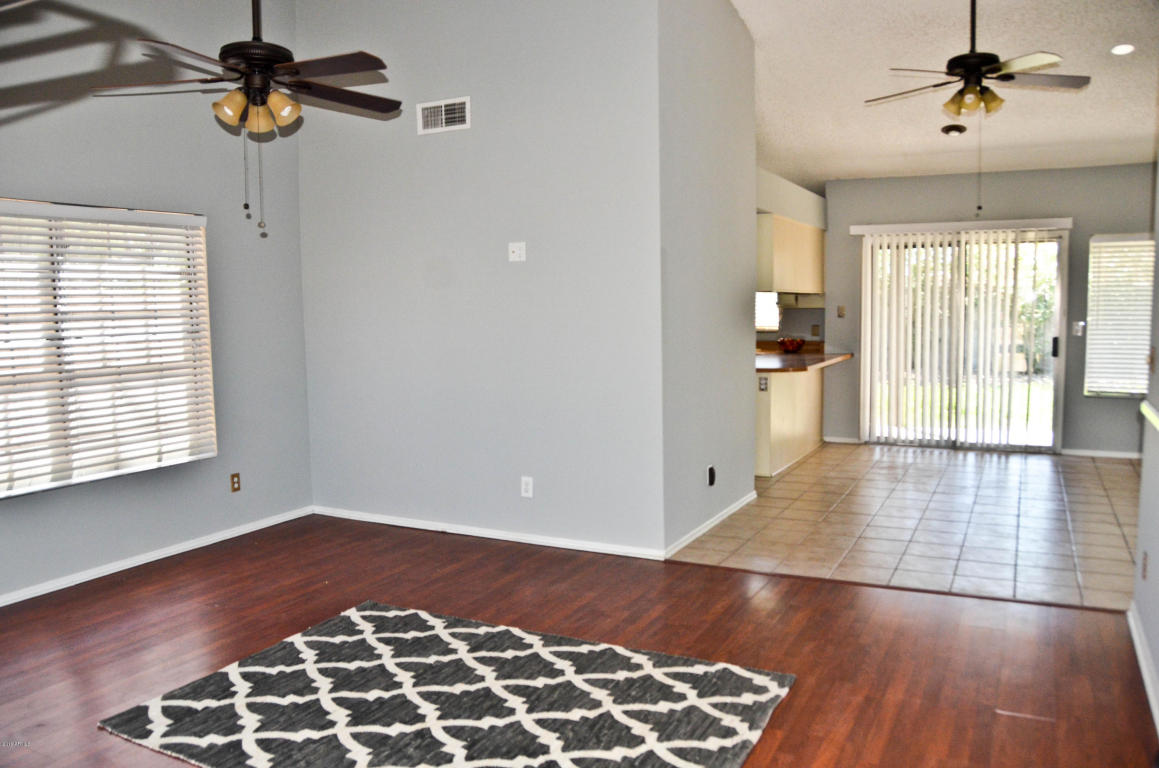 1009 E Wickieup Ln, Phoenix, AZ 85024 photo 4