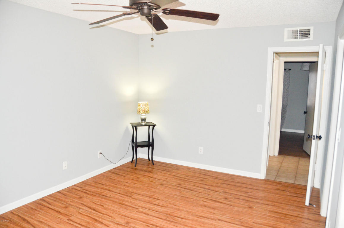 1009 E Wickieup Ln, Phoenix, AZ 85024 photo 9