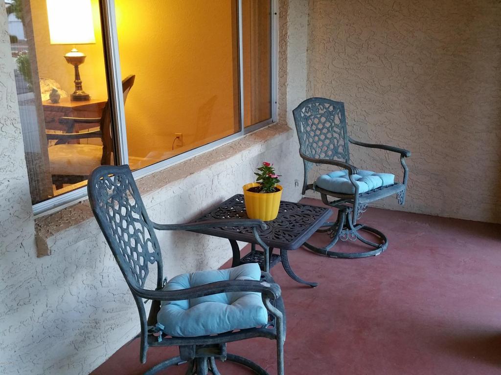 222 N 65th Pl, Mesa, AZ 85205 photo 2