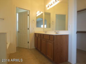 935 E Blue Spruce Ln, Gilbert, AZ 85298 photo 15