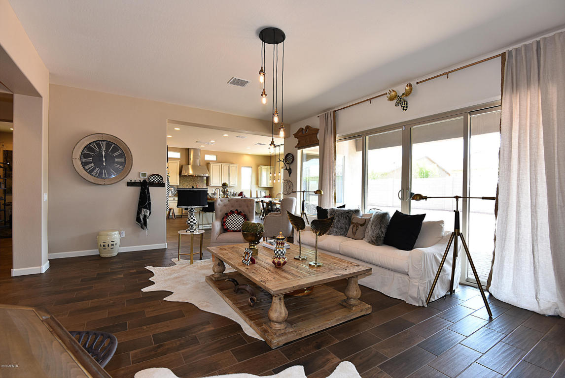 921 E Holbrook St, Gilbert, AZ 85298 photo 8