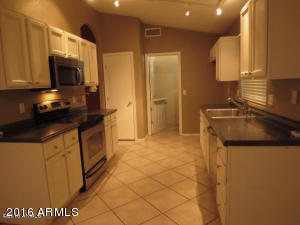 7740 E Decatur Cir, Mesa, AZ 85207 photo 2