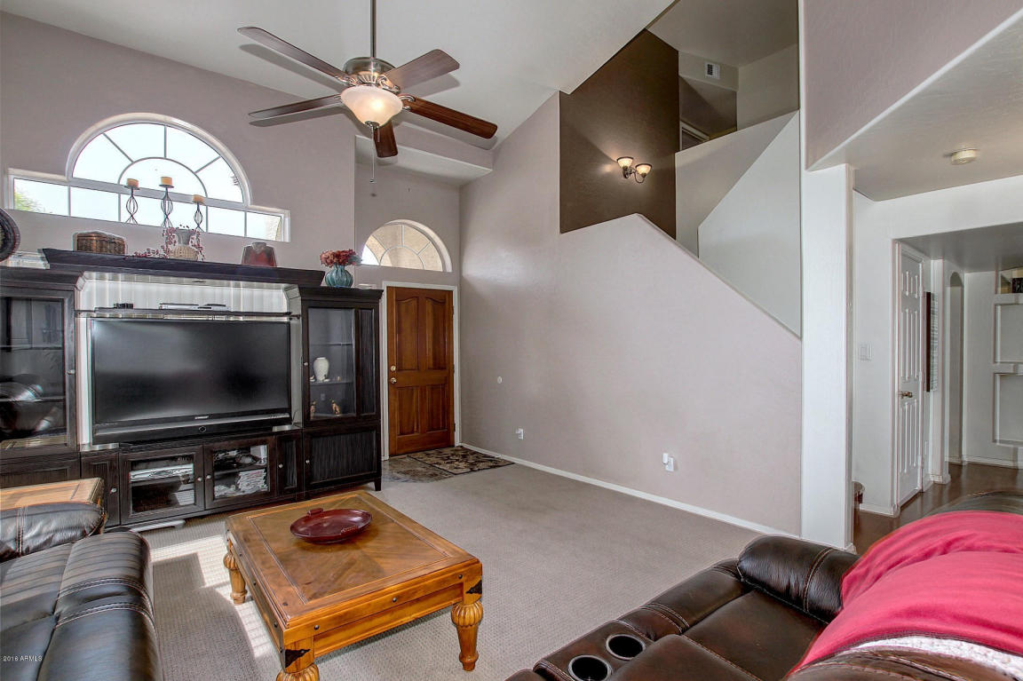 1533 W Pacific Dr, Gilbert, AZ 85233 photo 4