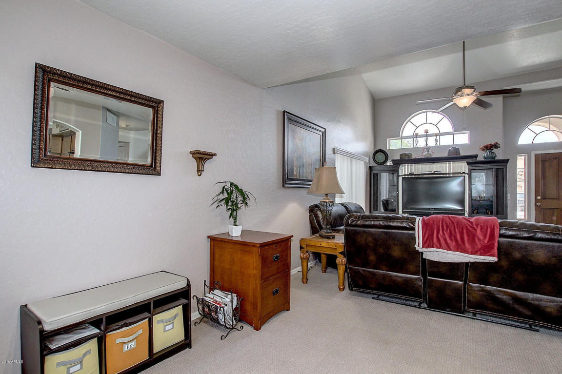 1533 W Pacific Dr, Gilbert, AZ 85233 photo 8