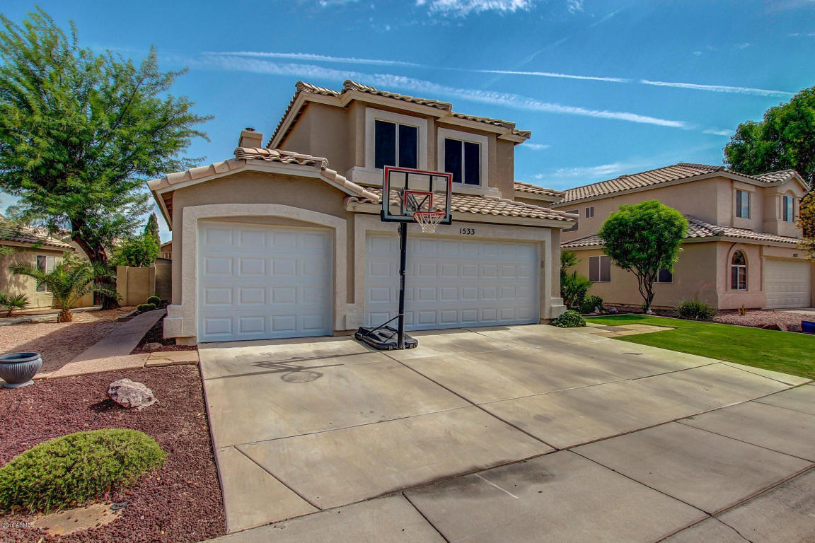 1533 W Pacific Dr, Gilbert, AZ 85233 photo 2