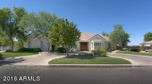 2546 E Melrose St, Gilbert, AZ 85297 photo 1