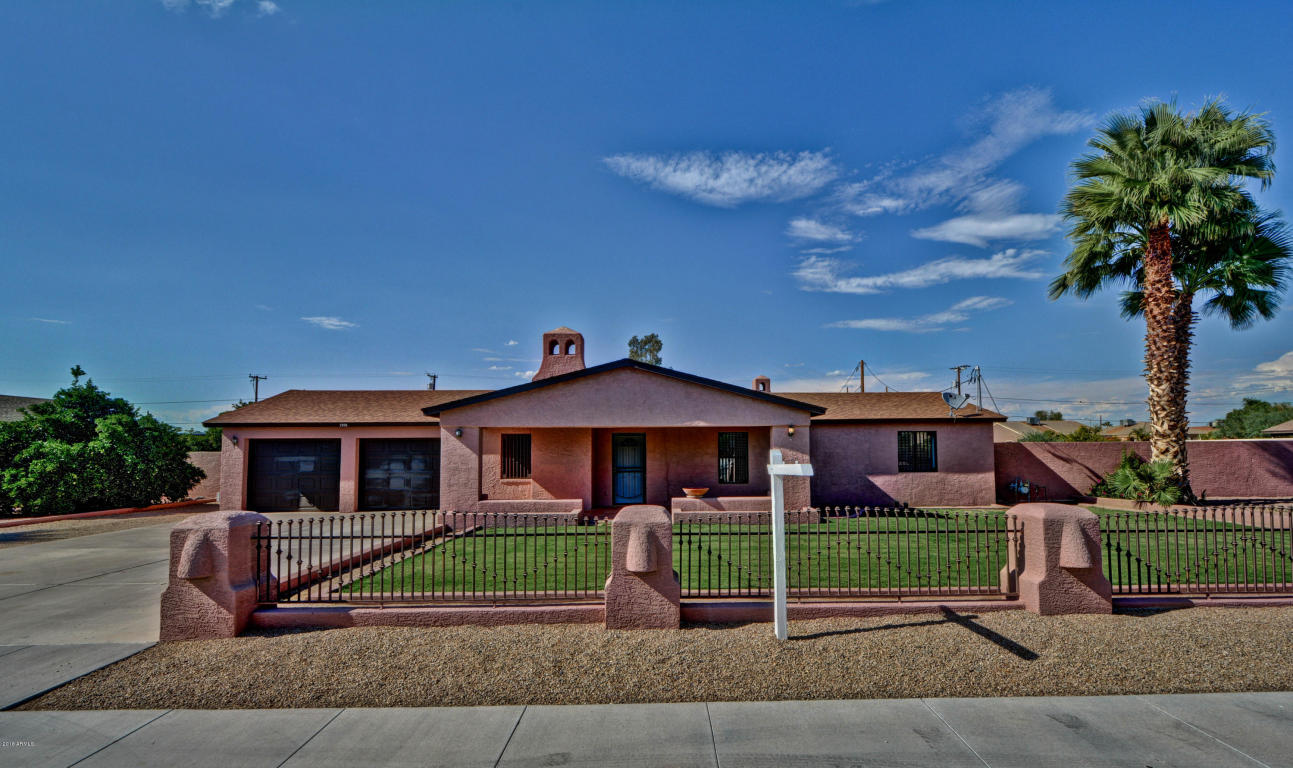 2906 E Danbury Rd, Phoenix, AZ 85032 photo 2