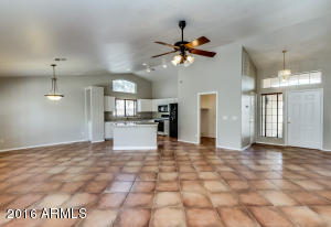 522 S Burk St, Gilbert, AZ 85296 photo 3