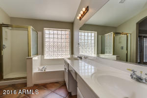 522 S Burk St, Gilbert, AZ 85296 photo 4