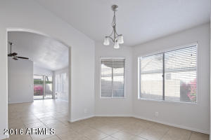4240 E Siesta Ln, Phoenix, AZ 85050 photo 8