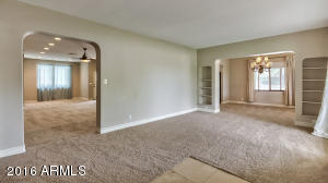702 W Solano Dr, Phoenix, AZ 85013 photo 5