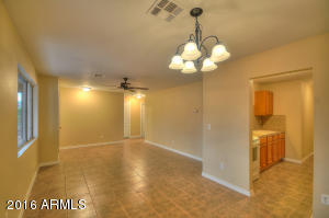 1822 E Pecan Rd, Phoenix, AZ 85040 photo 4