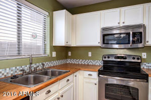 10304 E Capri Ave, Mesa, AZ 85208 photo 2