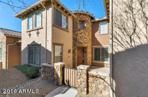 3874 E Cat Balue Dr, Phoenix, AZ 85050 photo 1