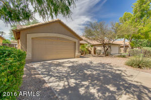 528 E Jasper Dr, Gilbert, AZ 85296 photo 3