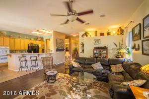 2524 Estrella St, Gilbert, AZ 85296 photo 2
