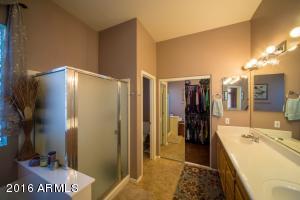 2524 Estrella St, Gilbert, AZ 85296 photo 6