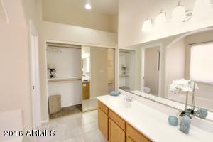 246 E Stonebridge Dr, Gilbert, AZ 85234 photo 18