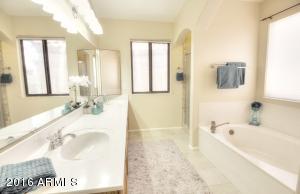 246 E Stonebridge Dr, Gilbert, AZ 85234 photo 16